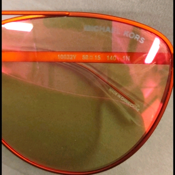 New in the MK case Michael Kors winter SunGlasses - Picture 4 of 5